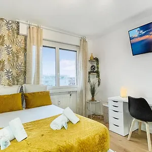 Maison d'hôtes Homey La Coloc Mugi - Colocation De Gamme - Privees - Balcon - Wifi Et Netflix - Proche Transports Commun Annemasse